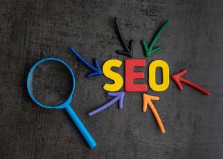 سئو SEO چیست ؟ SEO مخفف "Search Engine Optimization" و به معنی بهینه سازی موتور جستجو است. همچنین سئو یکی ار روش های دیجیتال مارکتینگ می با